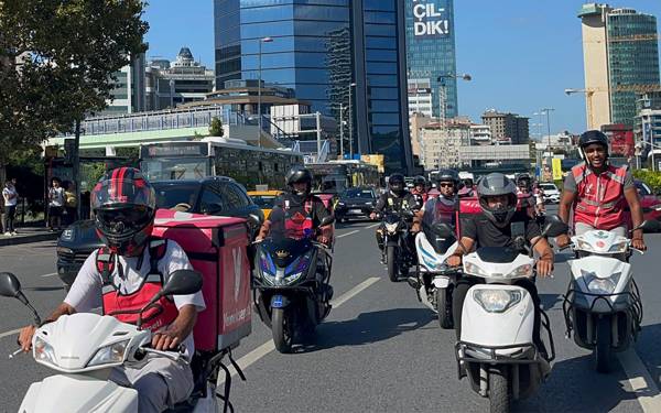 Moto kuryelerin dijital dayanışma ve protesto ağı