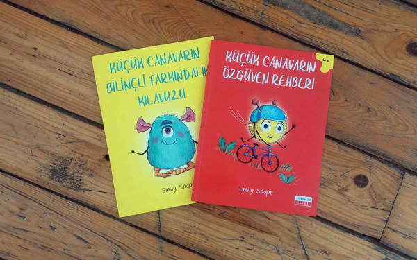 İki küçük canavar seni kendine davet ediyor, uğramaz mısın?