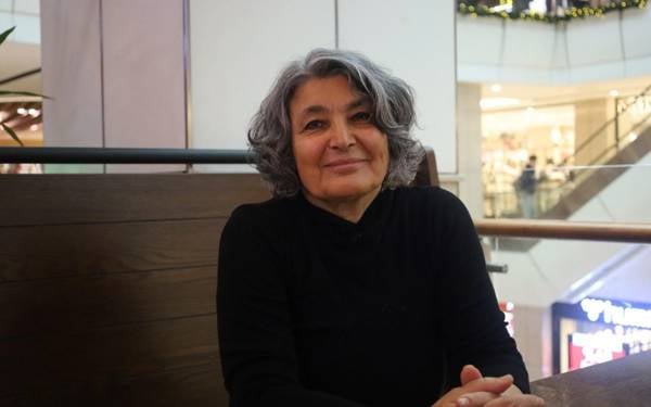 Gülün Hayaleti: Eski düğümleri çözmeye çalışırken  yeni düğümler atmaya devam ediyor