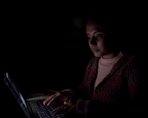 Yapay zekâyı eğitmek için saatlerce istismar içerikleri izliyorlar