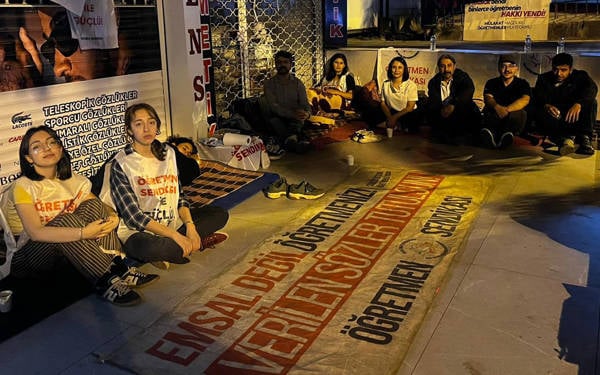 Öğretmenlerin talebi: İnsan onuruna yakışır iş