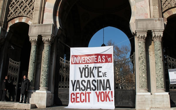 Üniversitelilere: “Susmak sorumluluk soğurur!”