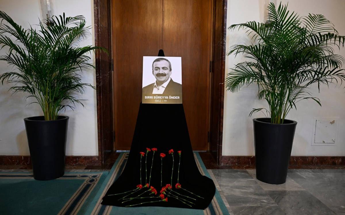 Sırrı Süreyya Önder için TBMM’de taziye