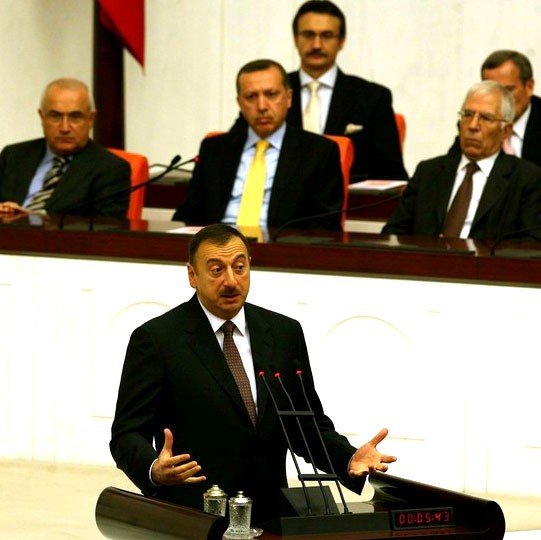 /haber/erdogan-aliyev-in-gonlunu-aldi-114493