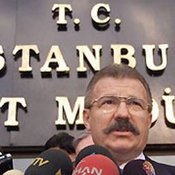 /haber/dink-cinayeti-mahkeme-istanbul-polisini-cansiperane-koruyor-127651
