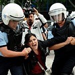 /haber/hopa-ve-erzurum-daki-hukuka-aykiri-uygulamalar-protesto-edildi-130562