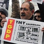 /haber/slogandan-tutuklu-gazeteci-137033