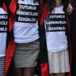 Özgür Deniz: İki Başparmağım 