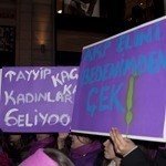 /haber/women-rally-against-violence-in-istanbul-142359