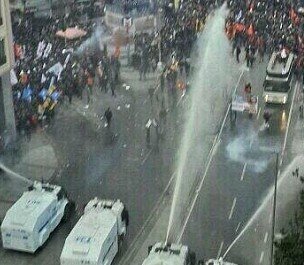 /haber/police-attacks-protestors-besieges-downtown-istanbul-154135