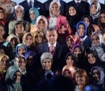 /haber/erdogan-dan-kadin-ogrencilere-cok-secici-olmayin-evlenin-157312