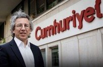 /haber/can-dundar-quits-as-editor-in-chief-of-cumhuriyet-daily-177787