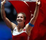 /haber/yasemin-adar-becomes-first-woman-to-win-gold-medal-in-wrestling-189370
