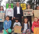 /haber/school-strike-for-climate-in-ayvalik-future-depends-on-what-we-do-today-208372