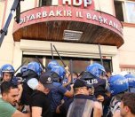 /haber/protests-against-trustees-mps-hospitalized-journalists-detained-211953