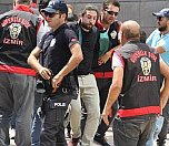 /haber/diyarbakir-barosu-ndan-izmir-deki-avukatlara-destek-saldiri-kabul-edilemez-212088