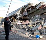 /haber/van-depreminin-8-yili-kentte-hala-yikilmayi-bekleyen-binalar-var-214886