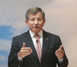/haber/former-akp-chair-davutoglu-submits-application-to-form-new-party-217054