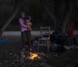/haber/refugees-spend-the-night-on-the-beach-in-lesbos-island-220843