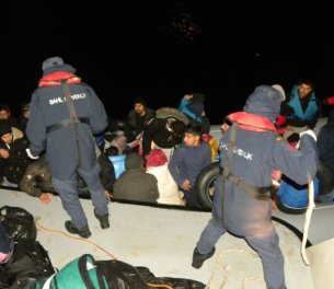 /haber/78-refugees-rescued-from-boats-off-aegean-coast-220908