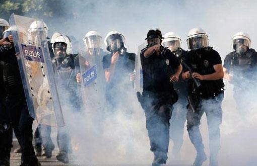 /haber/police-officers-injuring-a-teacher-in-gezi-resistance-to-stand-trial-again-222051