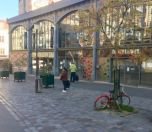 Paris Pencerelerinden Çöpçüyü Alkışlamak   