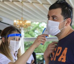/haber/istanbul-ankara-mandate-face-masks-amid-new-rise-in-covid-19-cases-225891