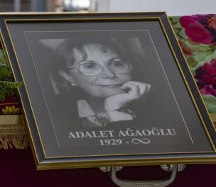 /haber/author-adalet-agaoglu-laid-to-rest-227489