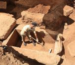 /haber/2-400-year-old-burial-site-found-in-excavation-at-construction-site-228010
