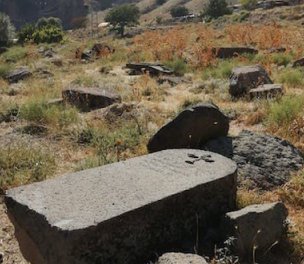 /haber/armenian-cemetery-in-ankara-damaged-by-treasure-hunters-contractors-229314
