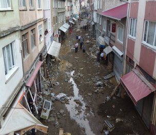 /haber/giresun-floods-soil-cannot-absorb-rainwater-because-of-dense-housing-229585