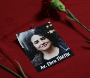 /haber/ebru-timtik-s-sister-not-allowed-at-her-funeral-people-s-march-prevented-229892