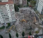 /haber/izmir-de-depremden-olenlerin-sayisi-98-e-yukseldi-233740
