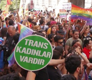 /haber/turkey-imposes-age-restriction-on-lgbti-rainbow-themed-products-235751