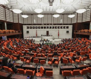 /haber/akp-drafts-bill-allowing-interior-ministry-to-replace-ngo-heads-236207