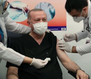 /haber/turkey-set-to-begin-vaccinating-people-over-65-as-erdogan-receives-second-dose-239159