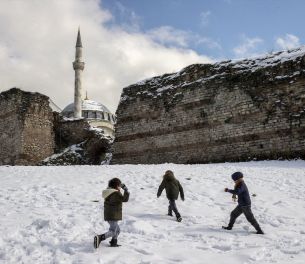 /haber/face-to-face-education-delayed-in-20-provinces-due-to-snow-239519