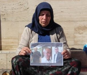 /haber/woman-who-lost-spouse-children-in-armed-attack-in-urfa-briefly-detained-over-sit-in-protest-240812