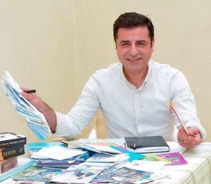 /haber/english-pen-launches-solidarity-campaign-with-demirtas-242117