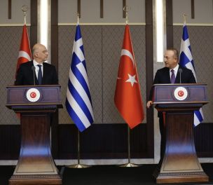 /haber/foreign-ministers-of-turkey-greece-quarrel-at-press-conference-242545