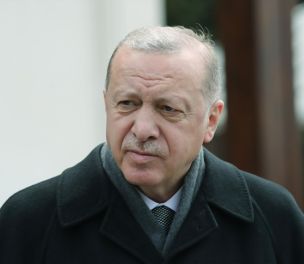 /haber/erdogan-backs-foreign-minister-cavusoglu-after-argument-with-greece-s-dendias-242610