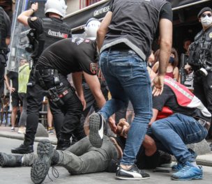 /haber/international-reactions-to-police-violence-against-photojournalist-during-pride-march-246464