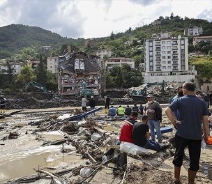 /haber/floods-in-black-sea-region-death-toll-rises-to-57-hundreds-still-missing-248798