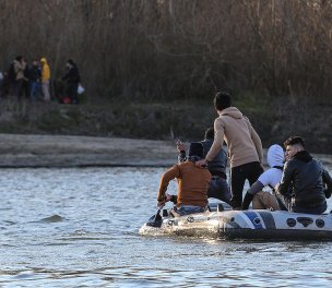 /haber/ihd-two-syrian-refugees-pushed-into-border-river-between-turkey-greece-still-missing-250655