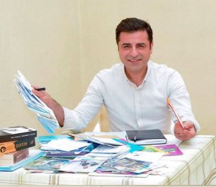 /haber/demirtas-says-next-election-a-historic-opportunity-for-turkey-s-working-class-253347