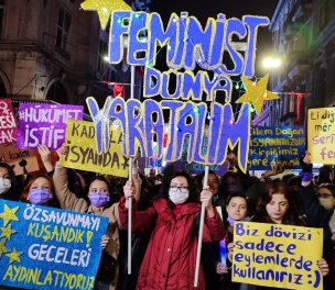 /haber/police-attack-women-s-march-with-tear-gas-rubber-bullets-in-istanbul-253927