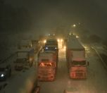 /haber/kar-nedeniyle-yollar-kapandi-yurttaslar-kurtarilmayi-bekliyor-256436