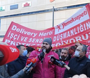 /haber/workers-of-turkey-s-largest-online-food-delivery-company-continue-protests-for-better-wages-257554