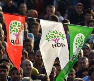 /haber/excluding-hdp-from-opposition-alliance-against-erdogan-would-be-risky-warns-pollster-257875