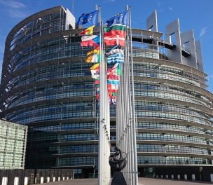 /haber/european-parliament-adopts-turkey-report-persistently-further-from-eu-values-261795